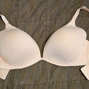 Victoria's Secret Cream Bra with Molded Cups and Adjustable Straps